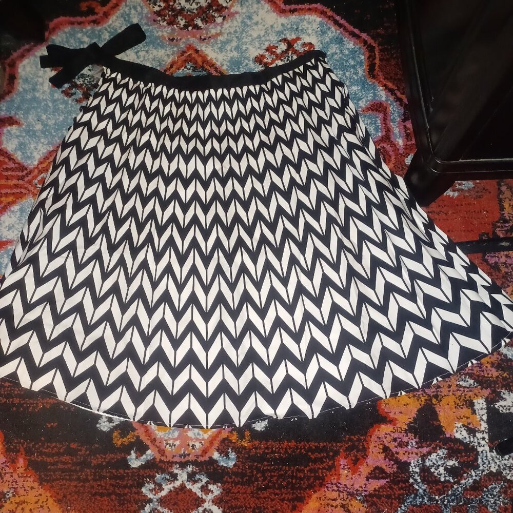 Worthington Black and White Geometric Print Knee Length Skirt Size 14 NWT